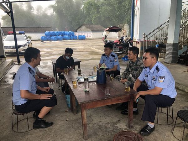 镇康公安党旗红|全警走访有收获,增添为民好"警"色 - 临沧长安网